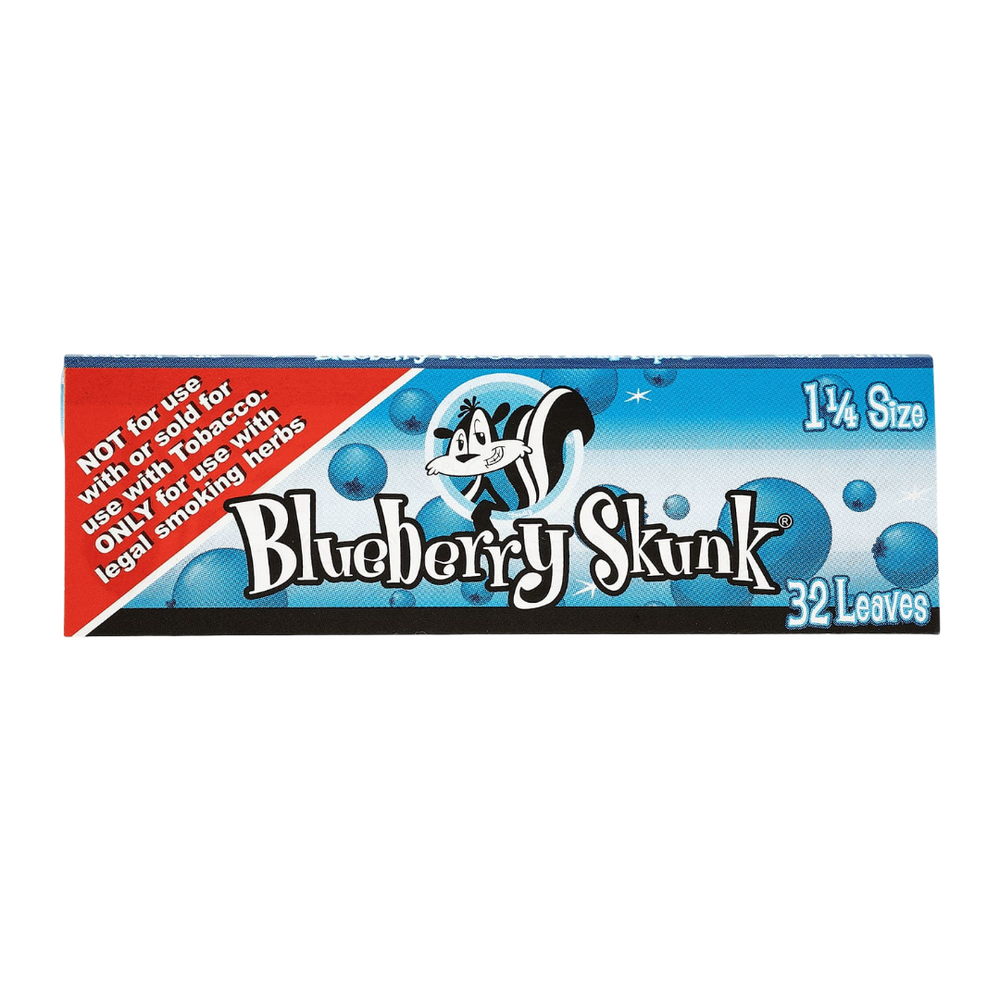 Papel Skunk Blueberry con diseño azul y aroma frutal, ideal para una experiencia suave y aromática.